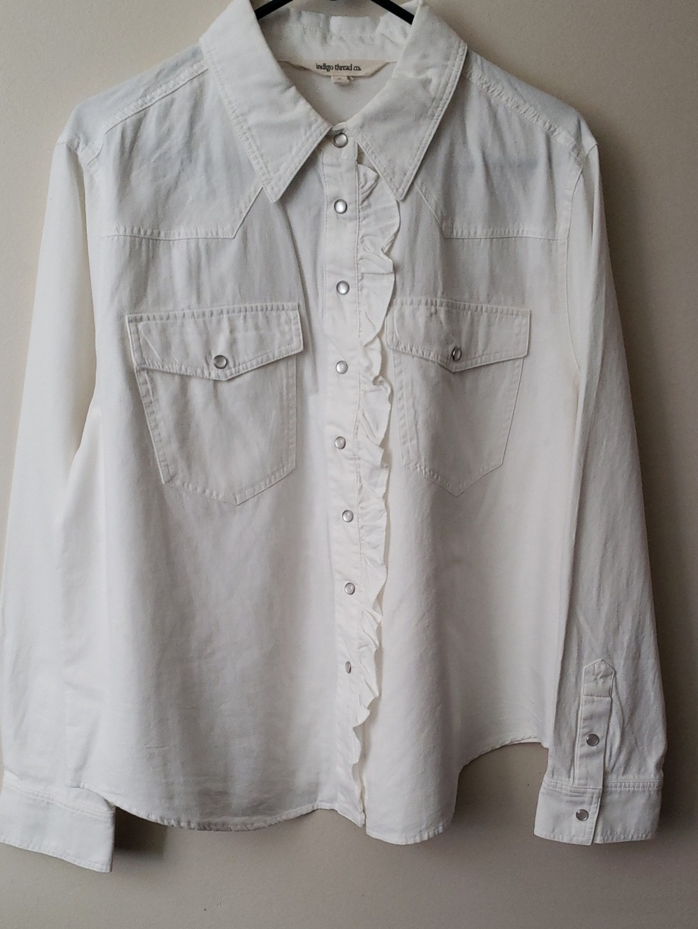 NWOT Indigo Thread Co. Women's White Ruffle Pearl Snap-Down Shirt
